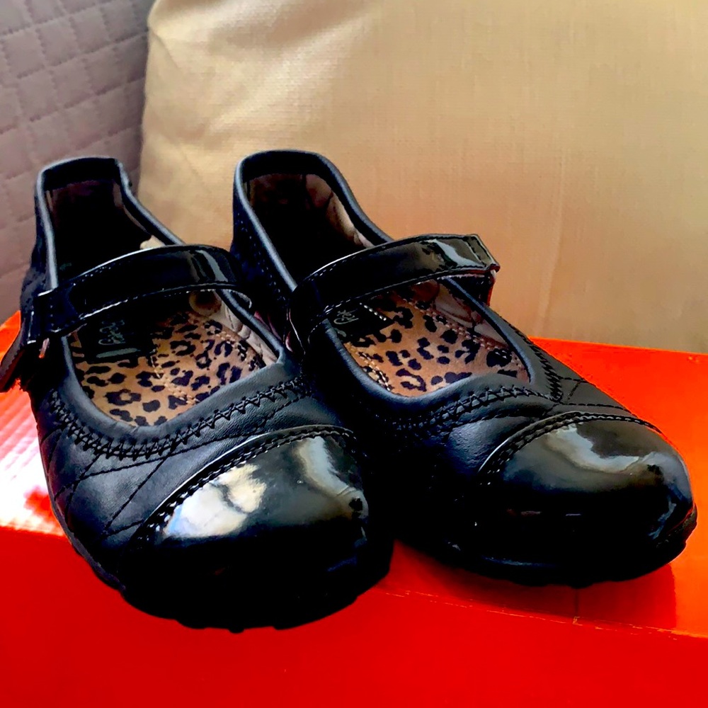 Cynthia Rowley Stylish Mary Jane Dress shoes